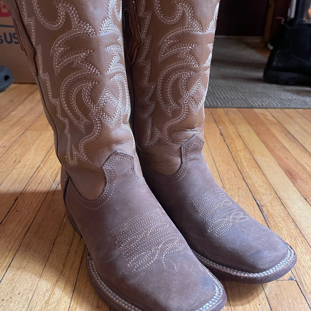 Square toe women boots